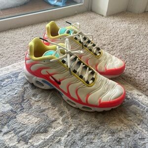 2019 Nike TN Air Max Plus Vibrant Tropical sneakers